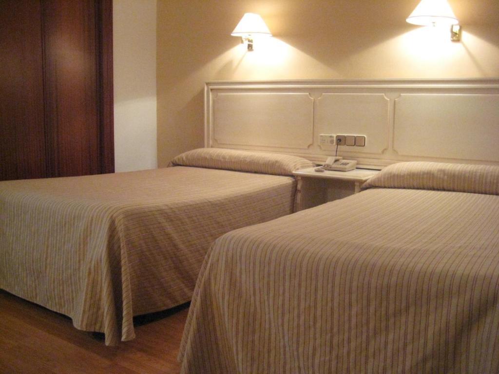 Hotel Victoria Linares  Pokoj fotografie