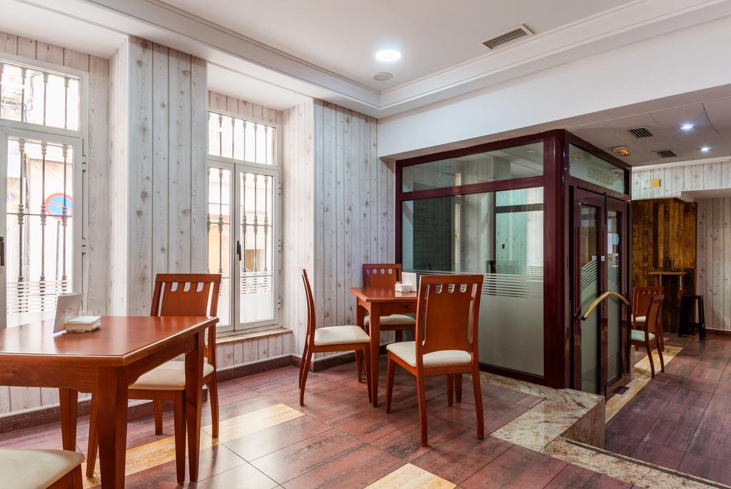 Hotel Victoria Linares  Exteriér fotografie